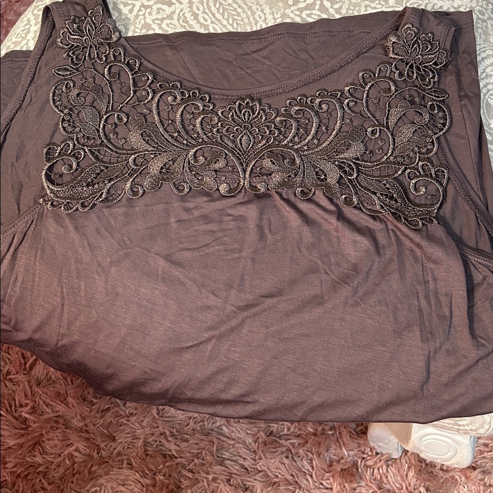 Elegant Lace Detail Sleeveless Top by Modern Movement size XL